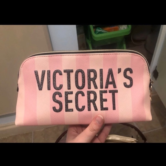 Victoria secret makeup bag - Picture 1 of 1
